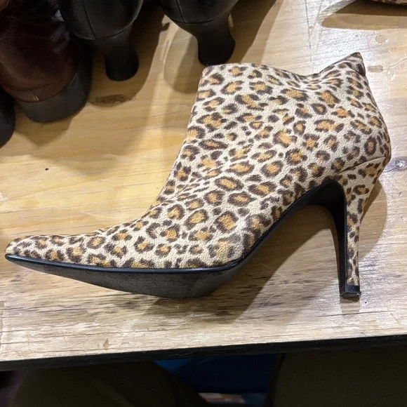 Intel Leopard Pattern Ankle Booties - Picture 2 of 6